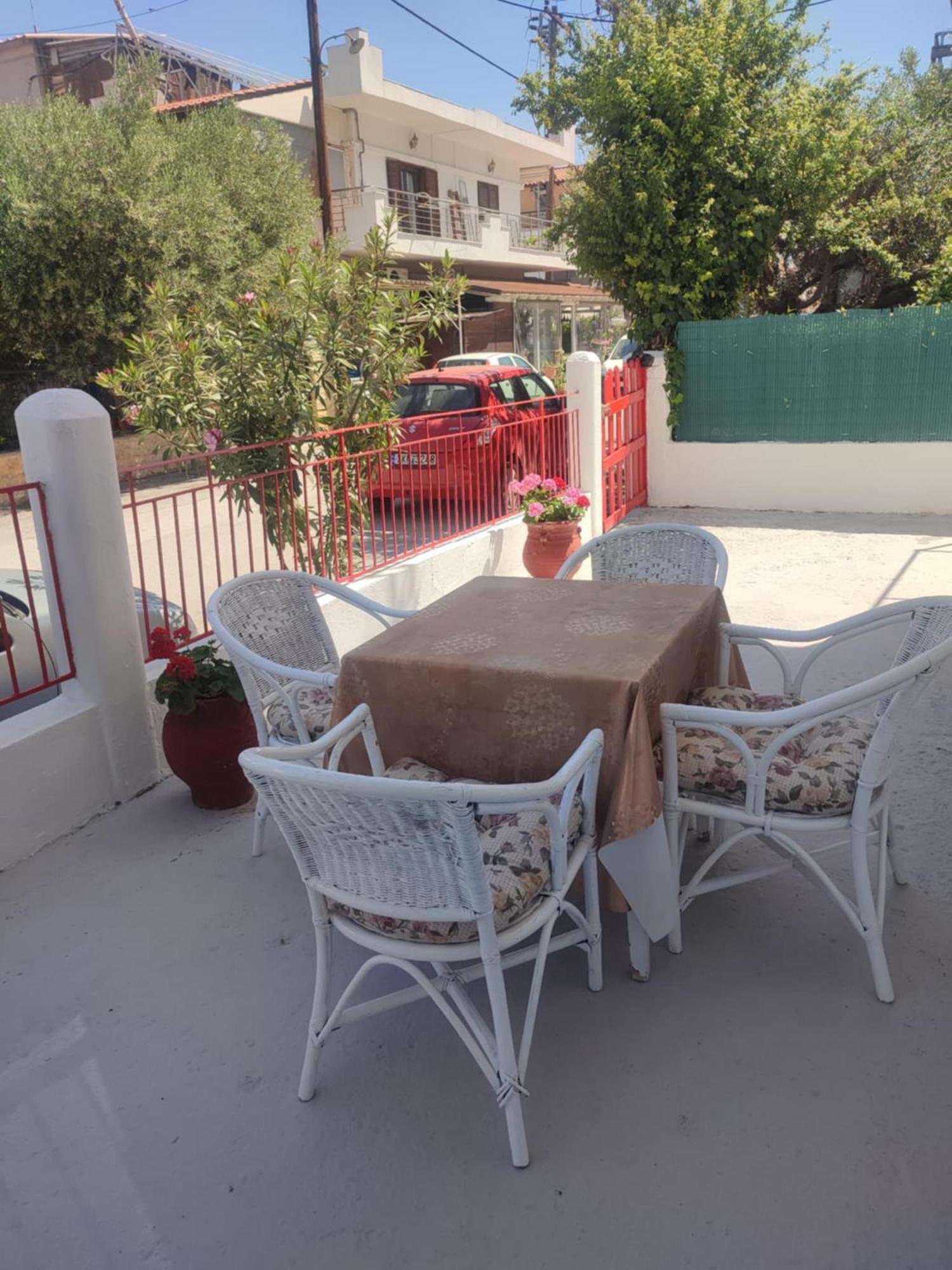 Beautiful Apartment Anais Near The Sea 阿吉亚特拉萨 外观 照片